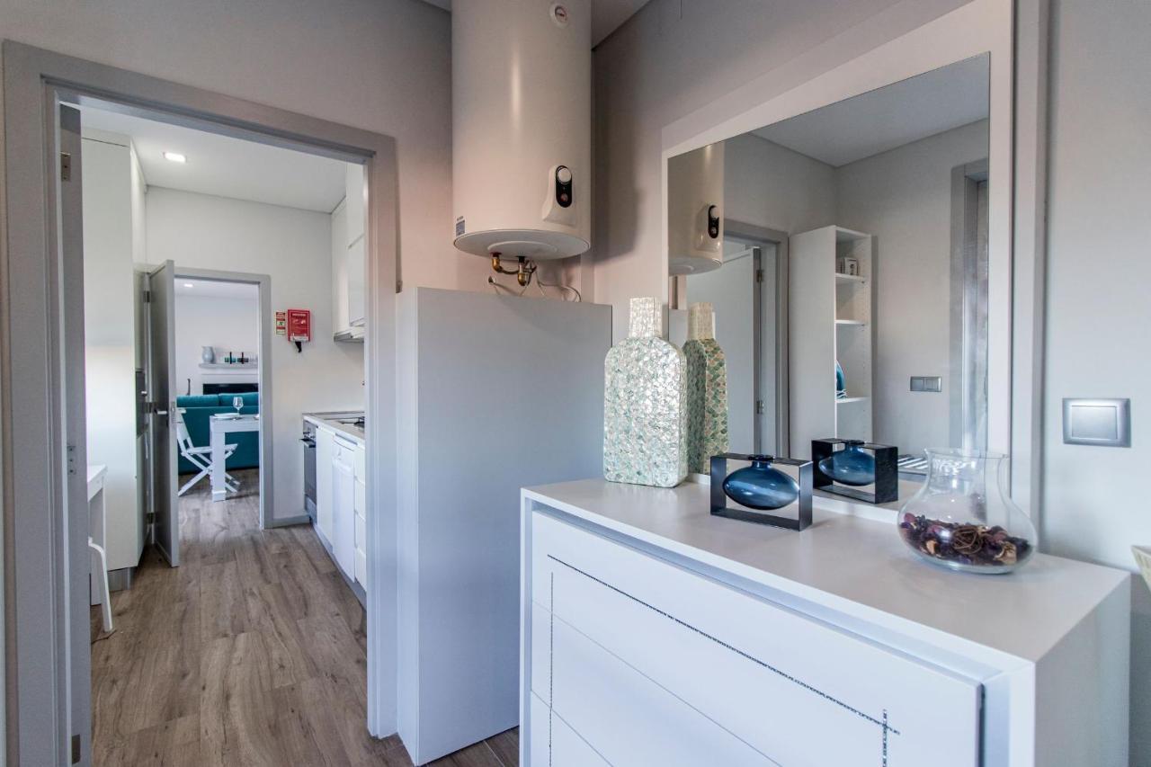 Downtown 1Br Apartment W/ Balcony By Lovelystay Porto Exterior foto